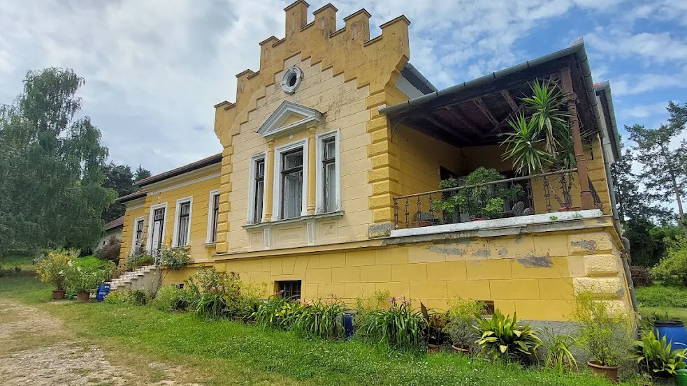 Ivády-kastély, Hungary